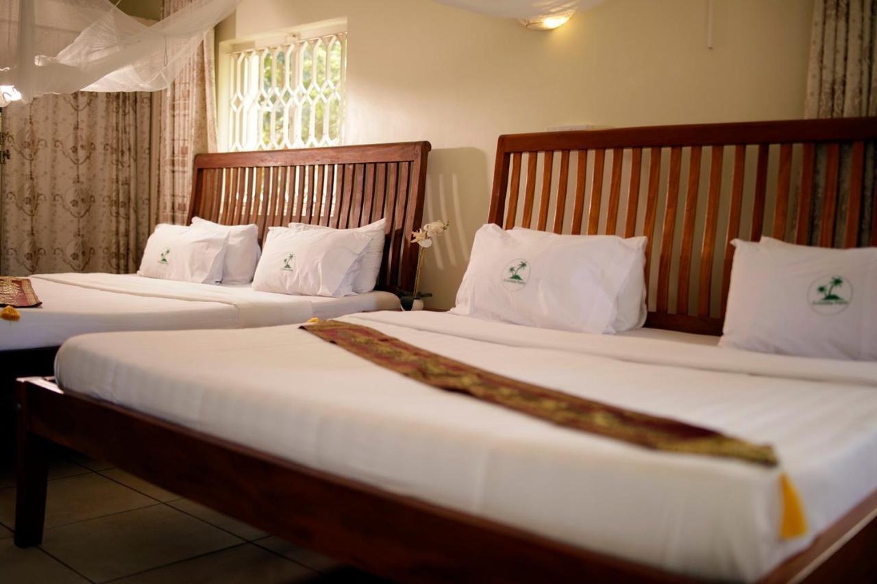 Entebbe Palm Hotel Eksteriør billede