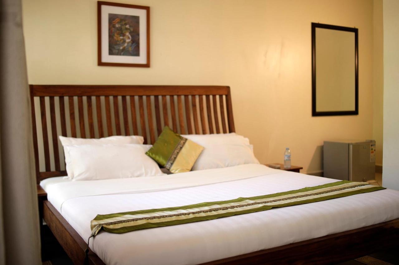 Entebbe Palm Hotel Eksteriør billede