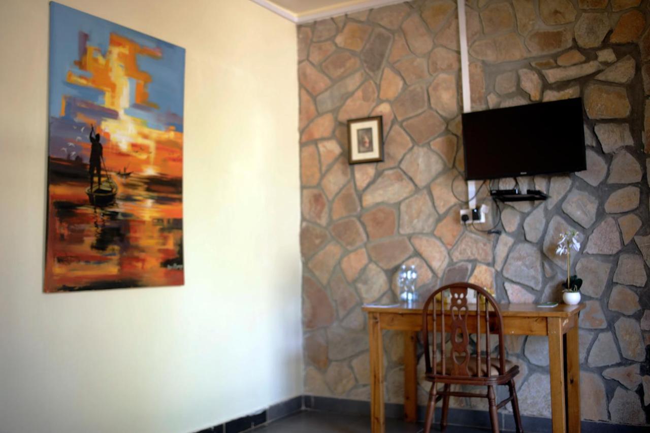 Entebbe Palm Hotel Eksteriør billede