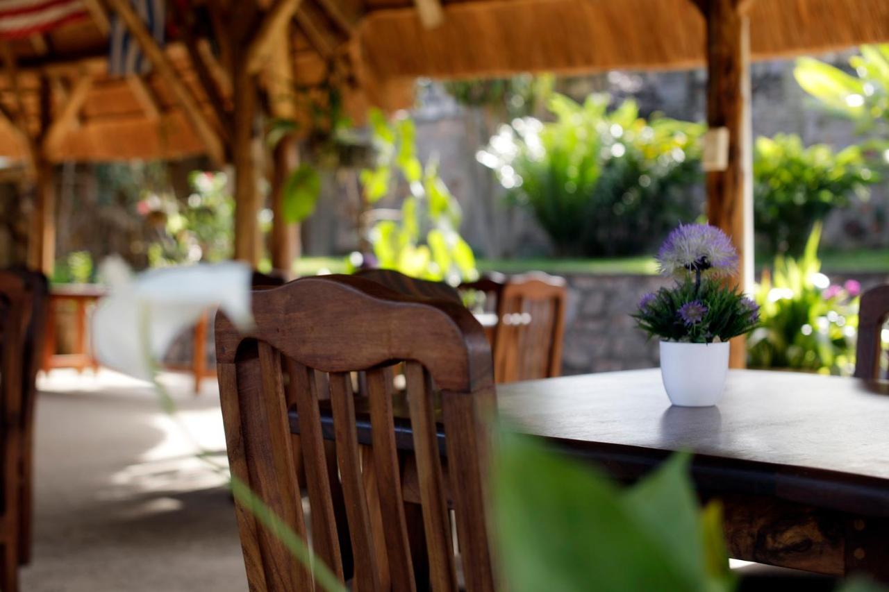 Entebbe Palm Hotel Eksteriør billede