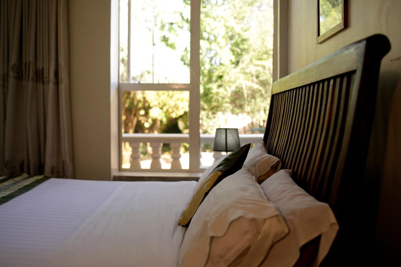 Entebbe Palm Hotel Eksteriør billede