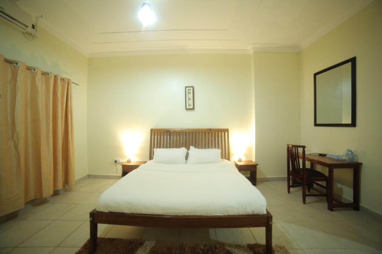 Entebbe Palm Hotel Eksteriør billede