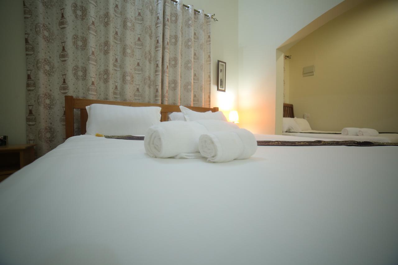Entebbe Palm Hotel Eksteriør billede