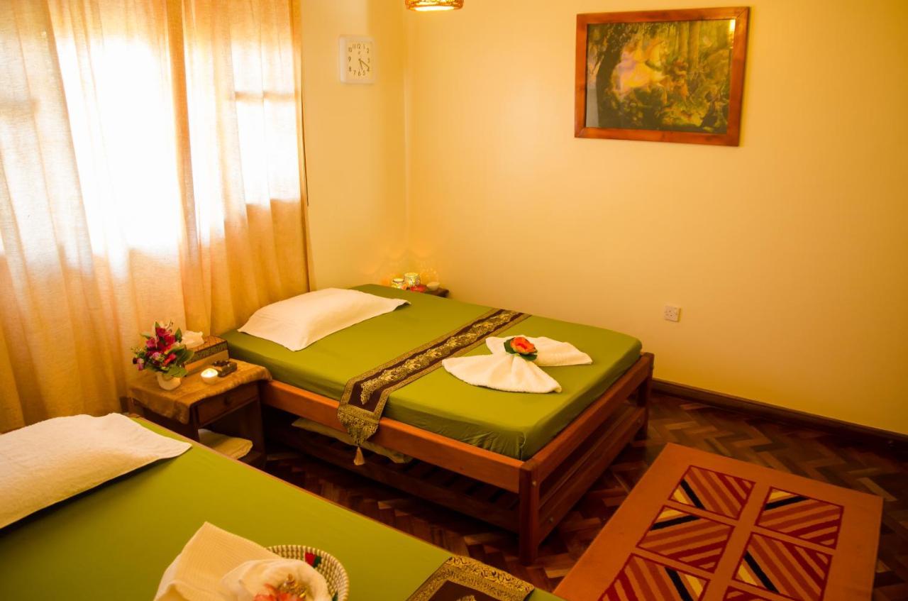 Entebbe Palm Hotel Eksteriør billede