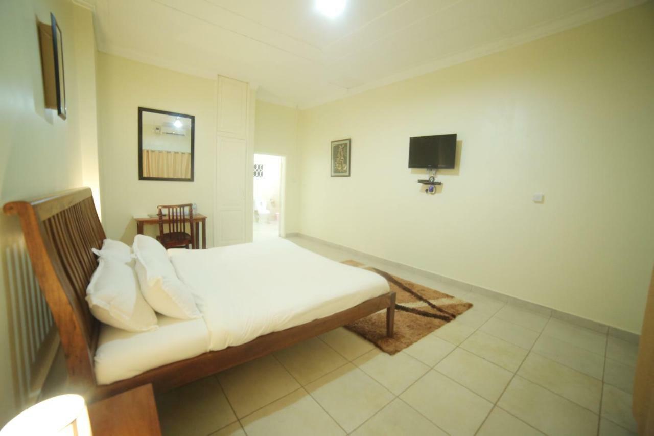 Entebbe Palm Hotel Eksteriør billede
